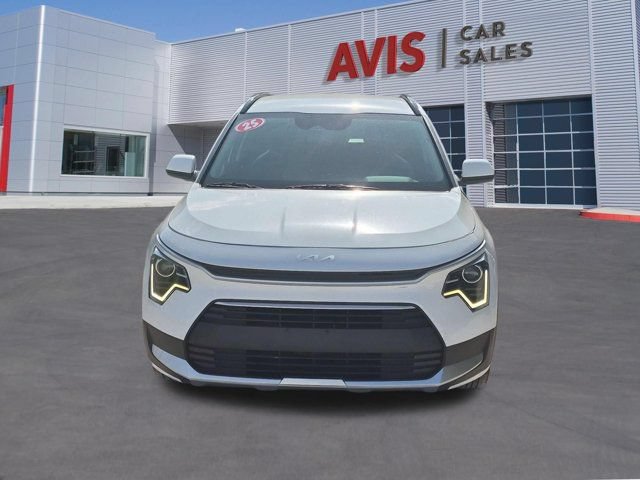 Used 2025 Kia Niro LX FWD image 2