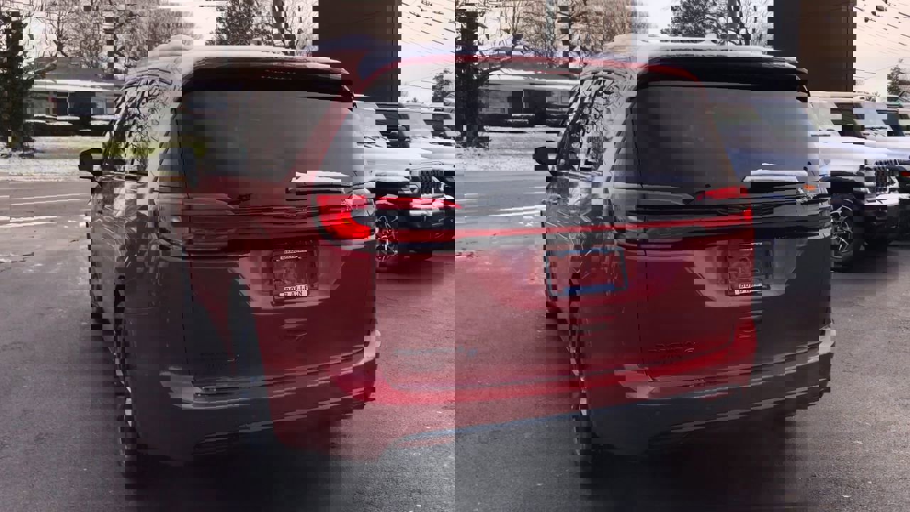 New 2026 Chrysler Pacifica Select w/ S Appearance Package image 6