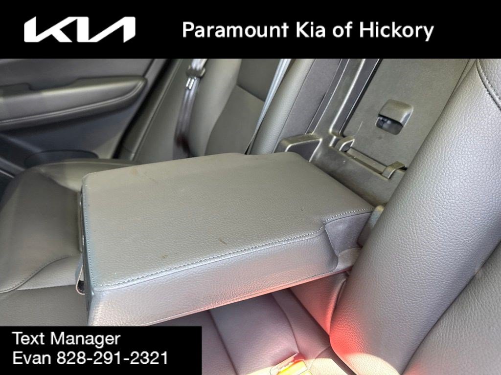 Used 2025 Volvo XC60 B5 Plus AWD/4WD image 15