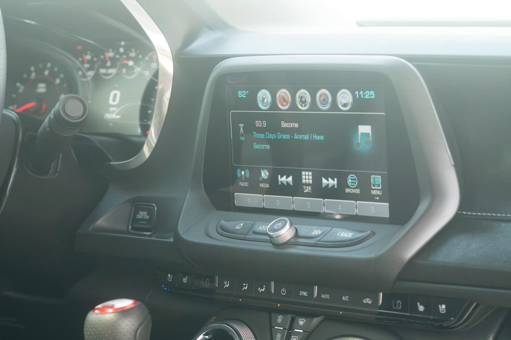 Used 2018 Chevrolet Camaro SS w/ LPO, Ground Effects Package RWD image 39