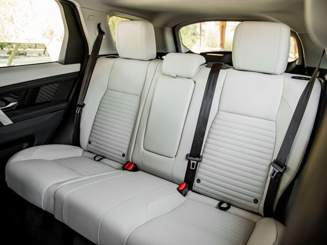 Used 2024 Land Rover Discovery Sport S image 21