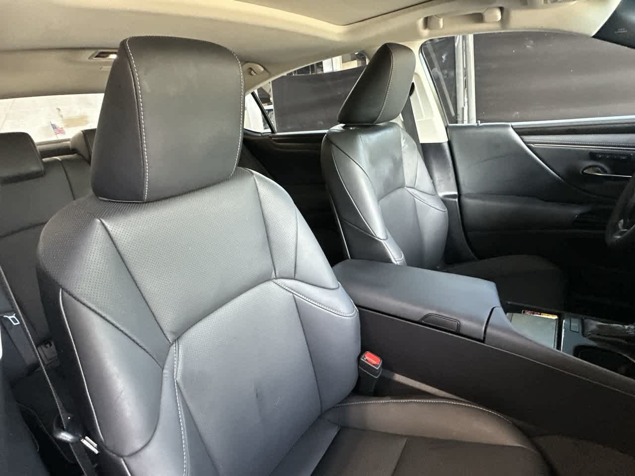 Used 2025 Lexus ES 350 w/ Premium Package FWD image 27