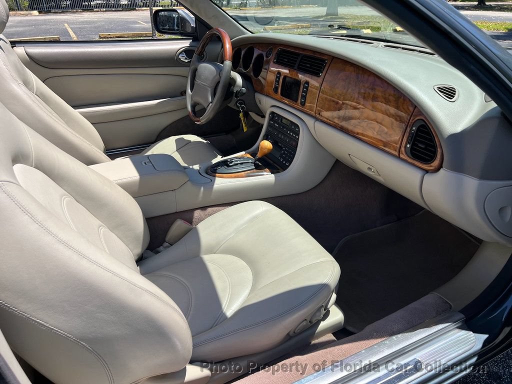 Used 2001 Jaguar XKR Convertible RWD image 11