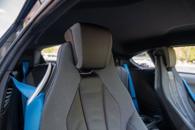 Used 2020 BMW i8 Coupe AWD/4WD image 50