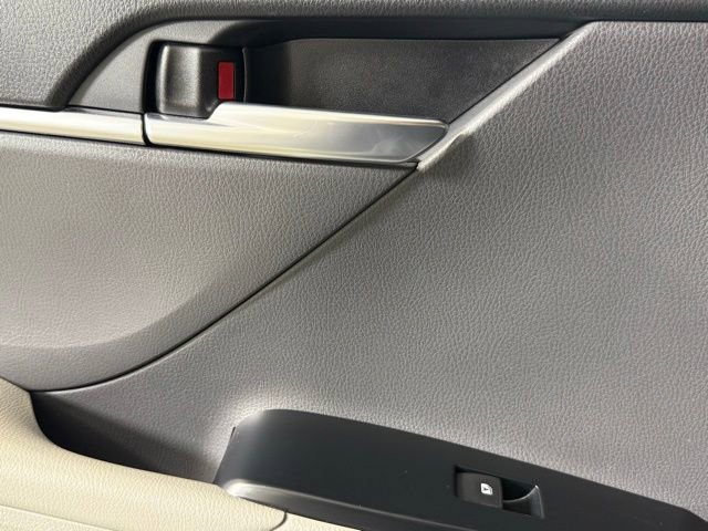Used 2018 Toyota Camry LE FWD image 29