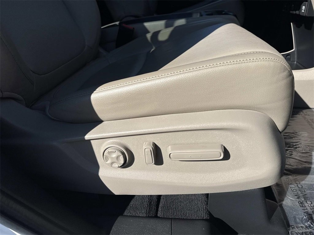 Used 2023 Honda Odyssey Touring image 29
