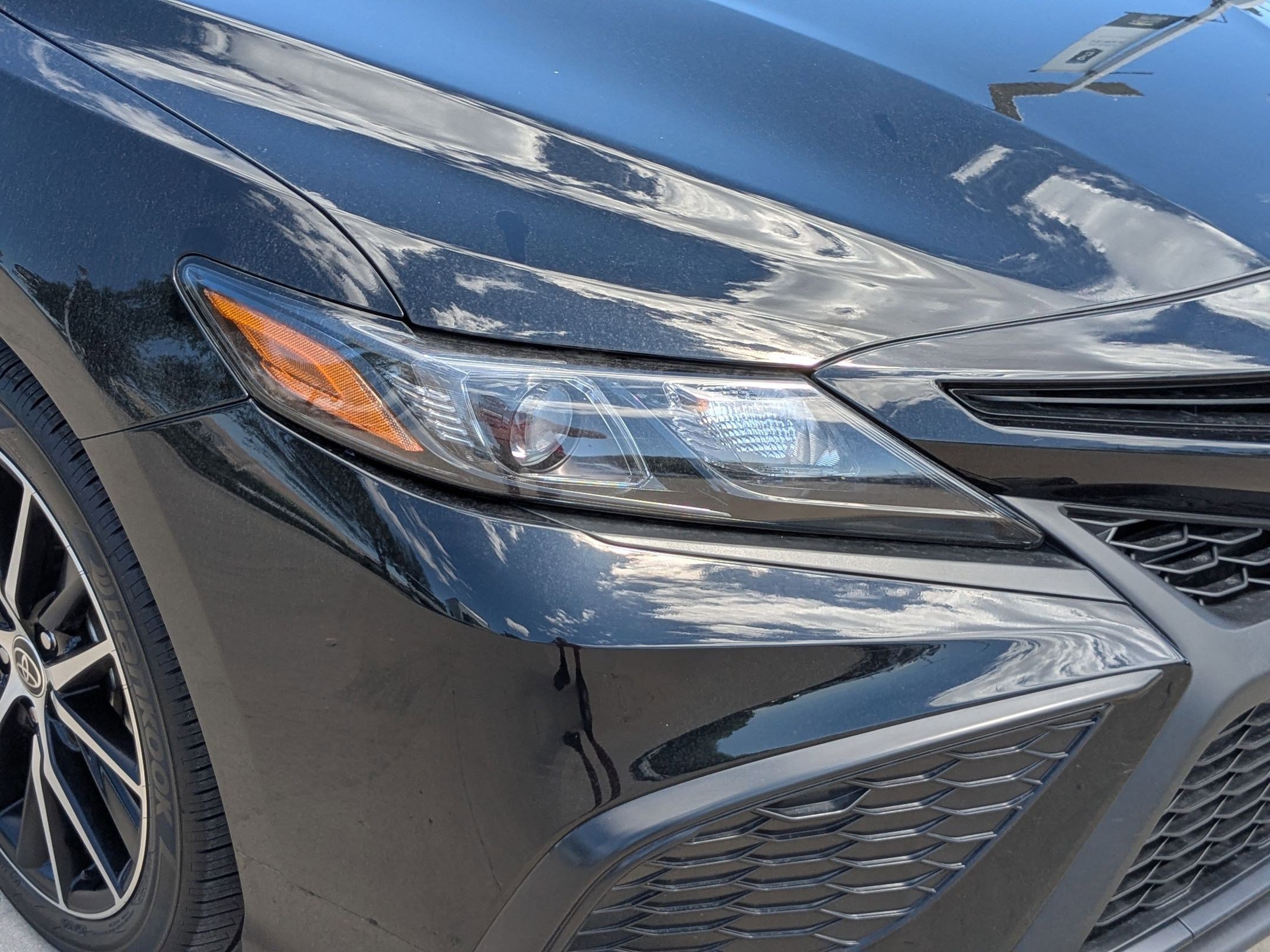 Used 2023 Toyota Camry SE FWD image 11