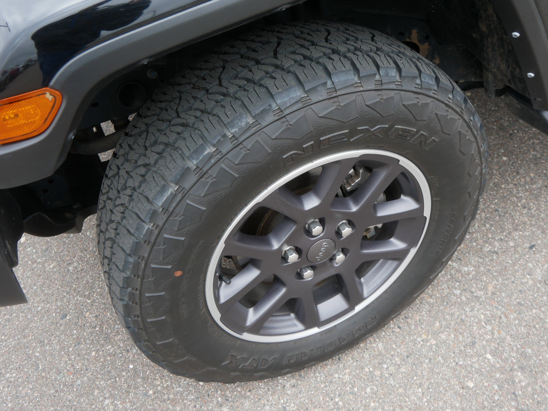 Used 2022 Jeep Gladiator Overland w/ Cold Weather Group image 16