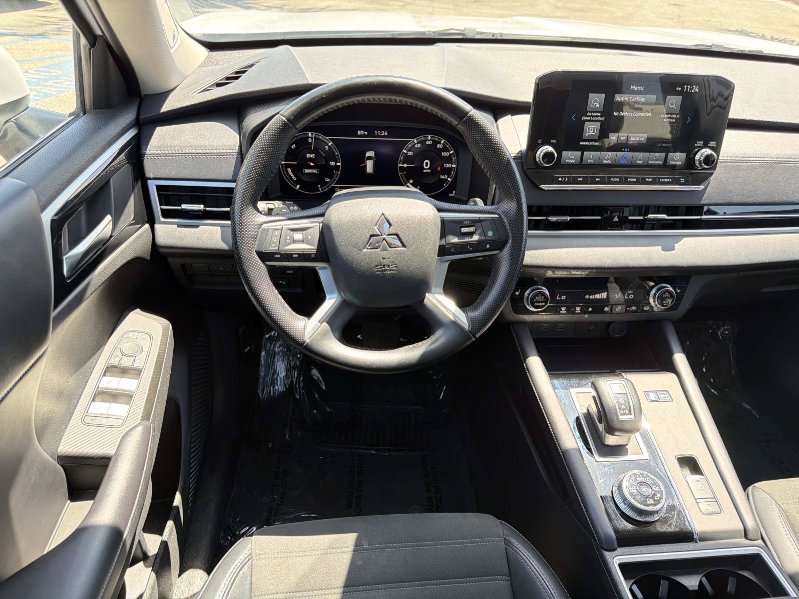 Used 2024 Mitsubishi Outlander 4WD Plug-In Hybrid image 7