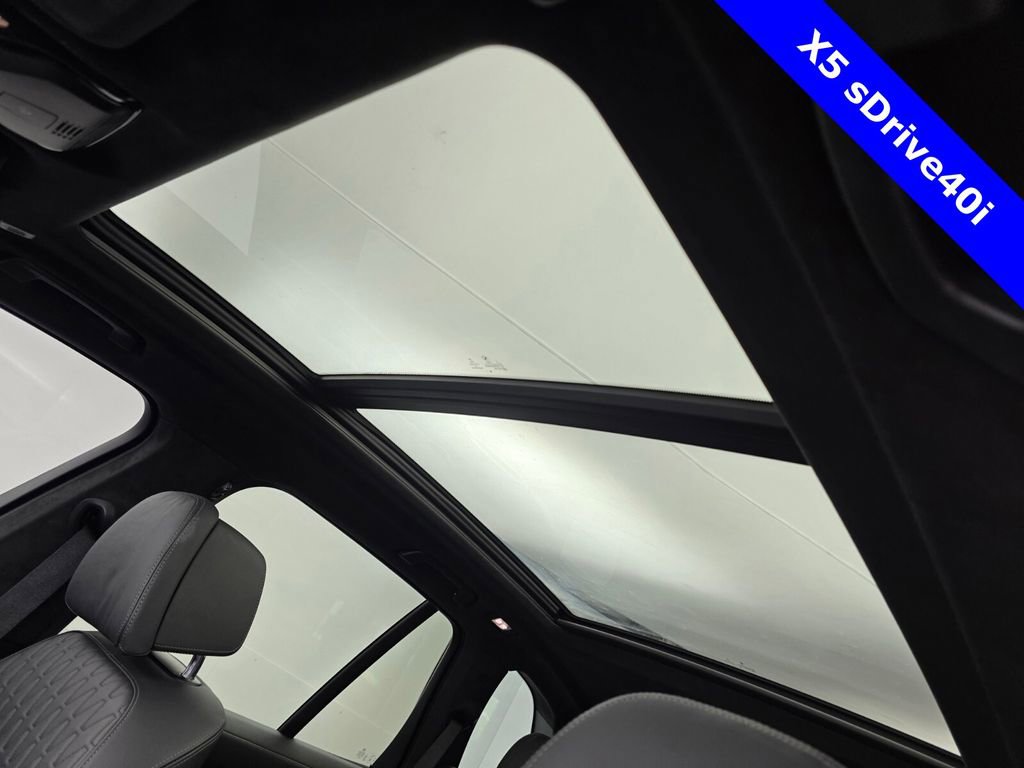 Used 2022 BMW X5 sDrive40i w/ M Sport Package image 12