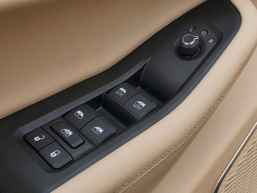 Used 2024 Jeep Grand Cherokee Limited w/ Luxury Tech Group II image 15