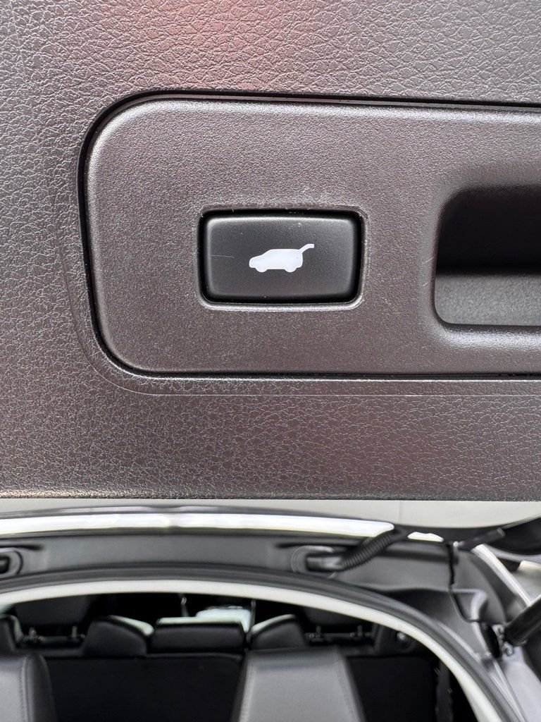 Used 2020 Acura MDX FWD image 16