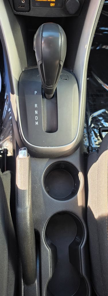 Used 2022 Chevrolet Trax LS w/ Tint and Cruise Package FWD image 15