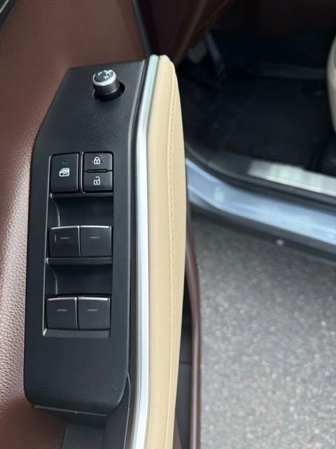 Used 2021 Toyota Highlander Platinum AWD/4WD image 15