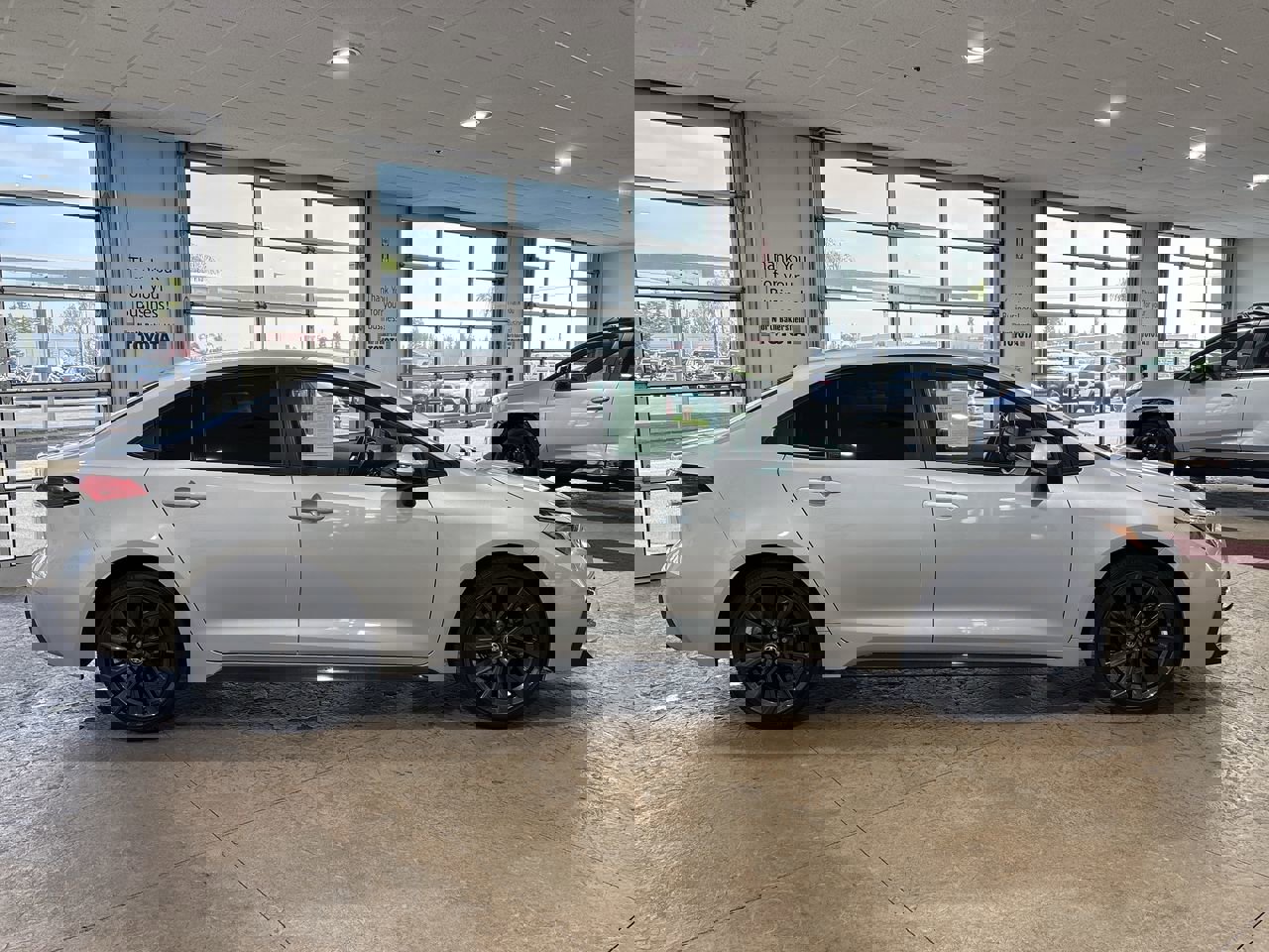 Certified 2024 Toyota Corolla SE image 3