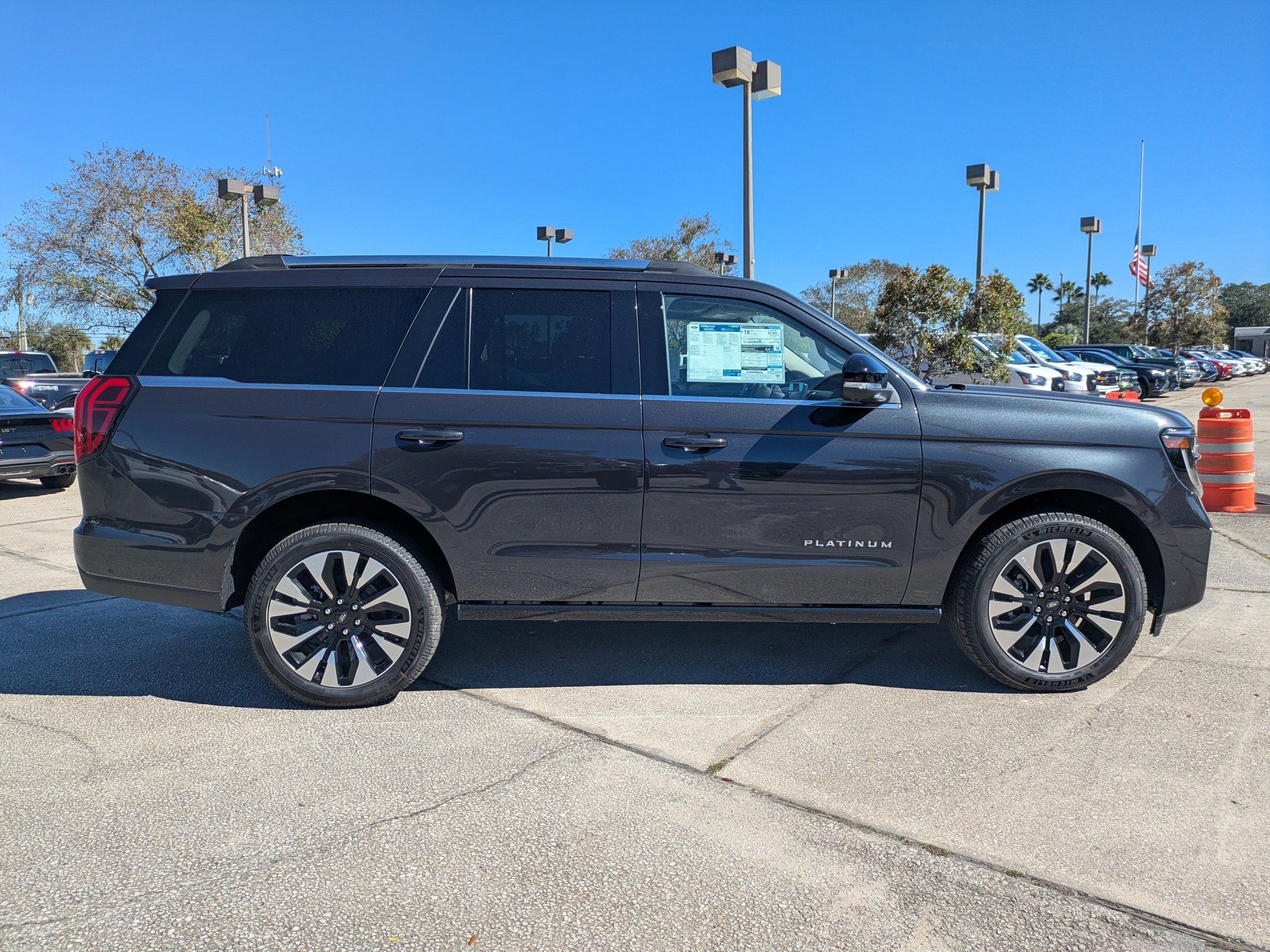New 2025 Ford Expedition Platinum w/ Driver's Package image 3