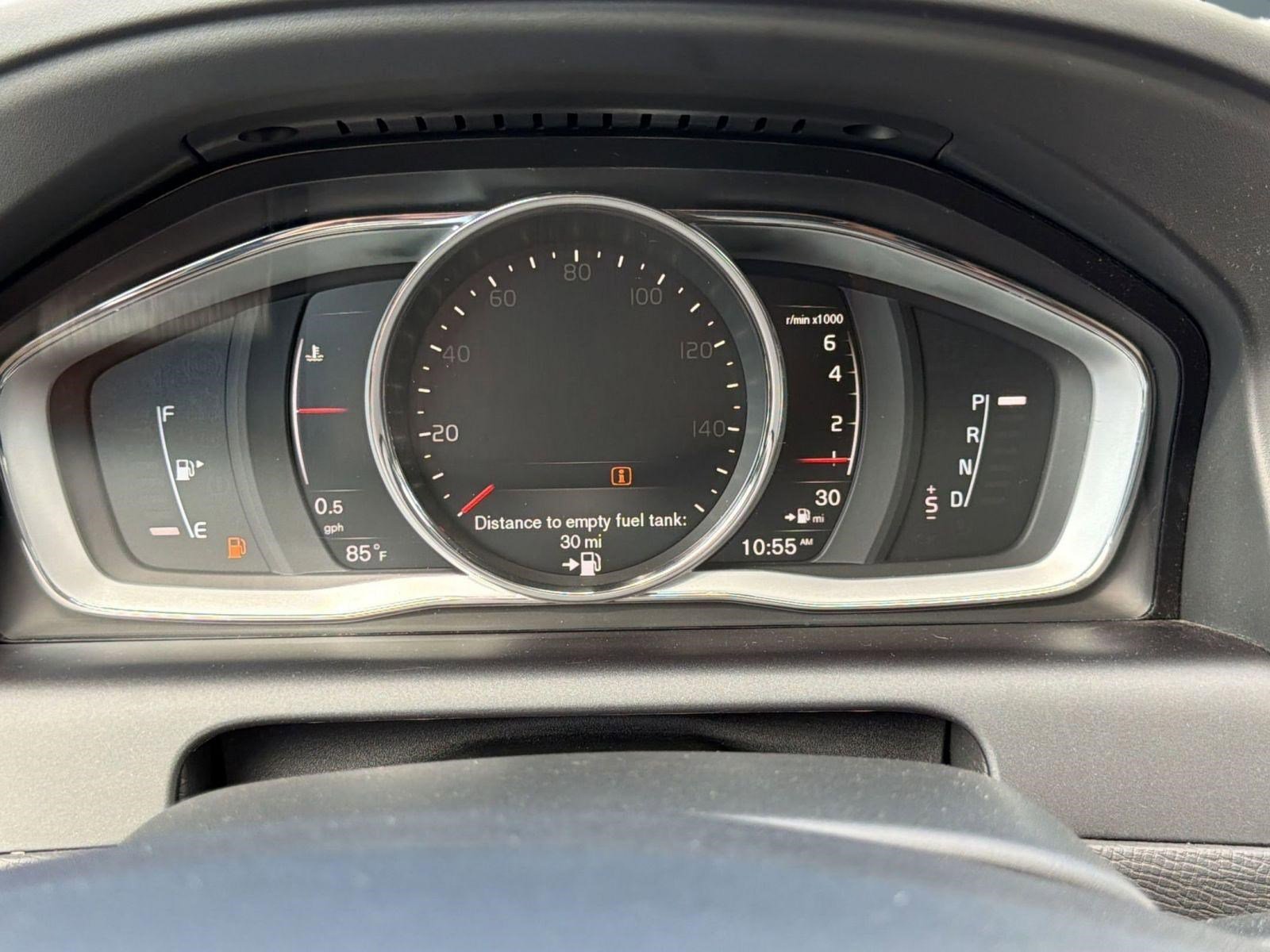 Used 2017 Volvo XC60 T6 Inscription w/ Climate Package AWD/4WD image 18