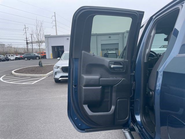 Used 2020 Chevrolet Silverado 1500 Custom w/ Custom Value Package AWD/4WD image 24