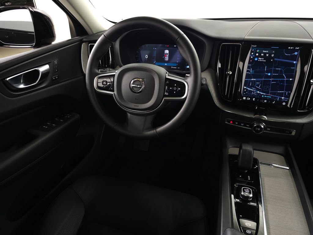 Certified 2025 Volvo XC60 B5 Plus AWD/4WD image 18