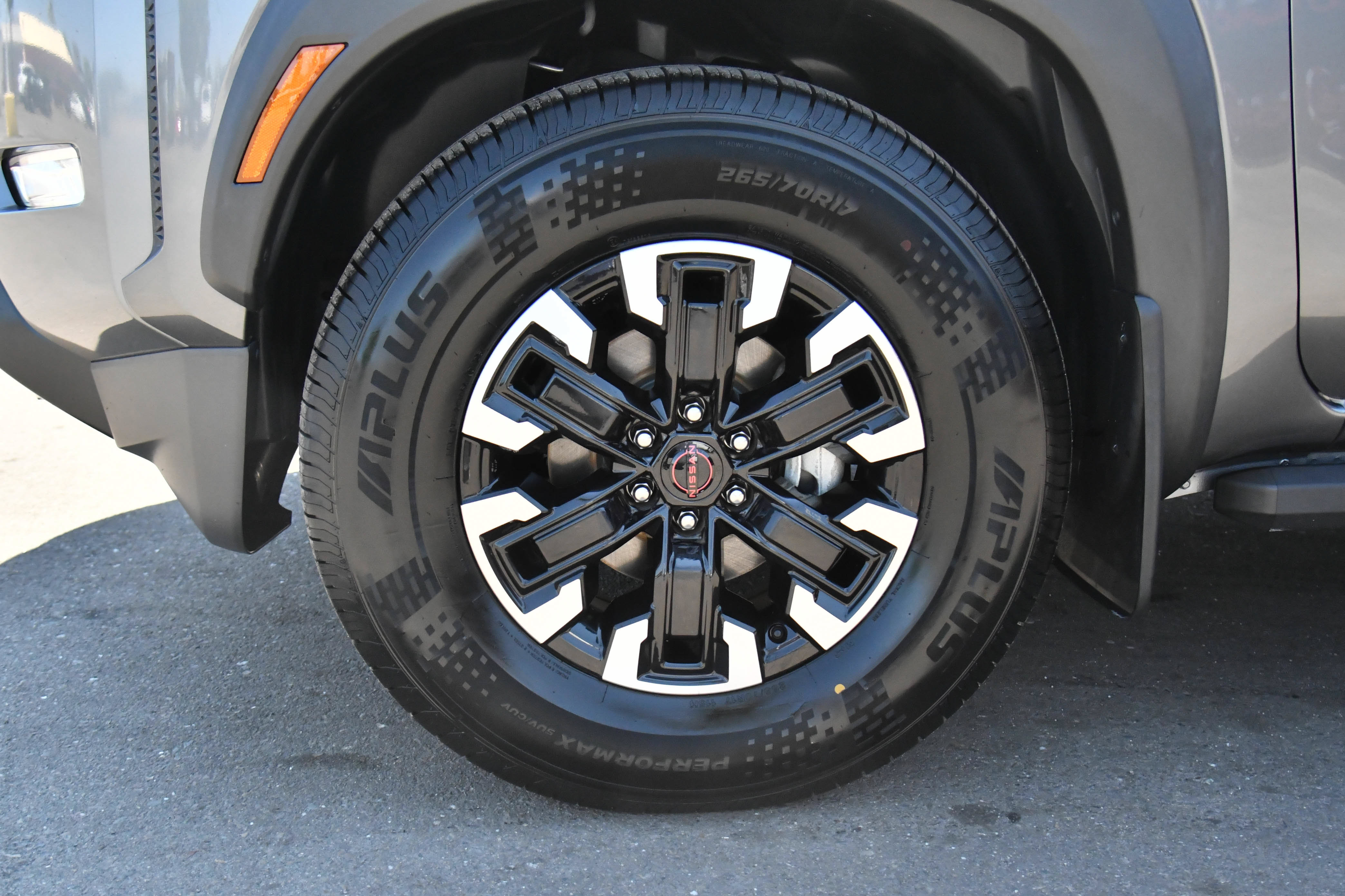 Used 2022 Nissan Frontier Pro-X RWD image 12