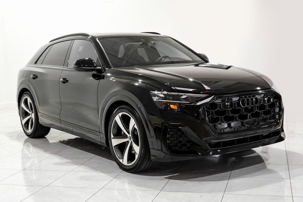 Used 2024 Audi SQ8 Premium Plus w/ Executive Package image 3