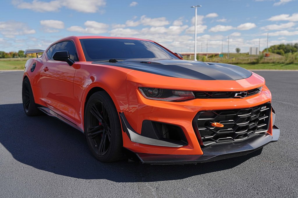 Used 2019 Chevrolet Camaro ZL1 RWD image 4