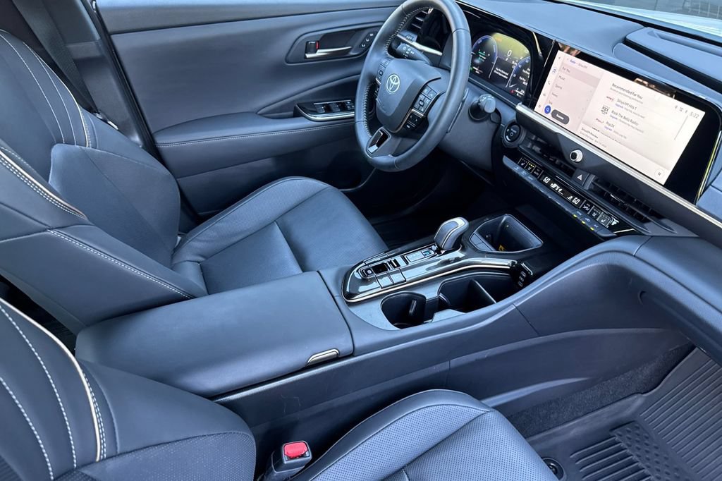 Used 2025 Toyota Crown Signia AWD/4WD image 16