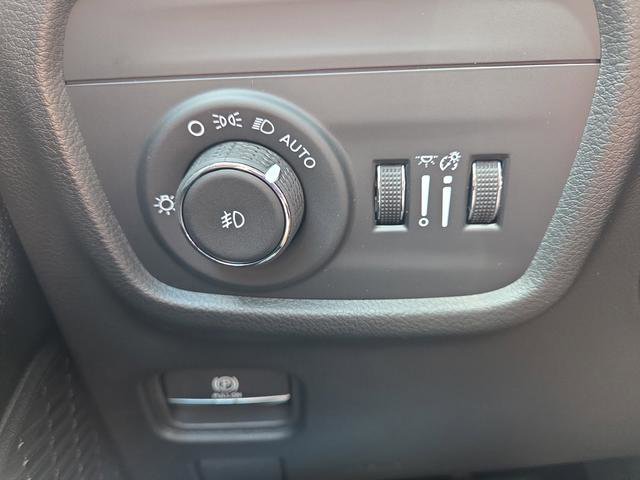 New 2025 Jeep Grand Cherokee L Limited w/ Luxury Tech Group II image 27