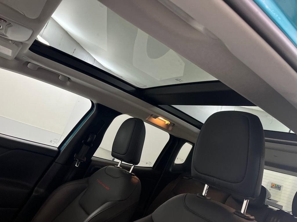 Used 2022 Jeep Renegade Trailhawk w/ Sun/Sound Group image 86