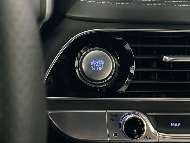 Used 2023 Genesis G70 2.0T image 22