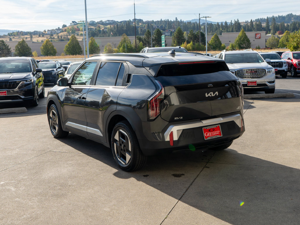 New 2027 Kia EV3 Wind FWD image 5