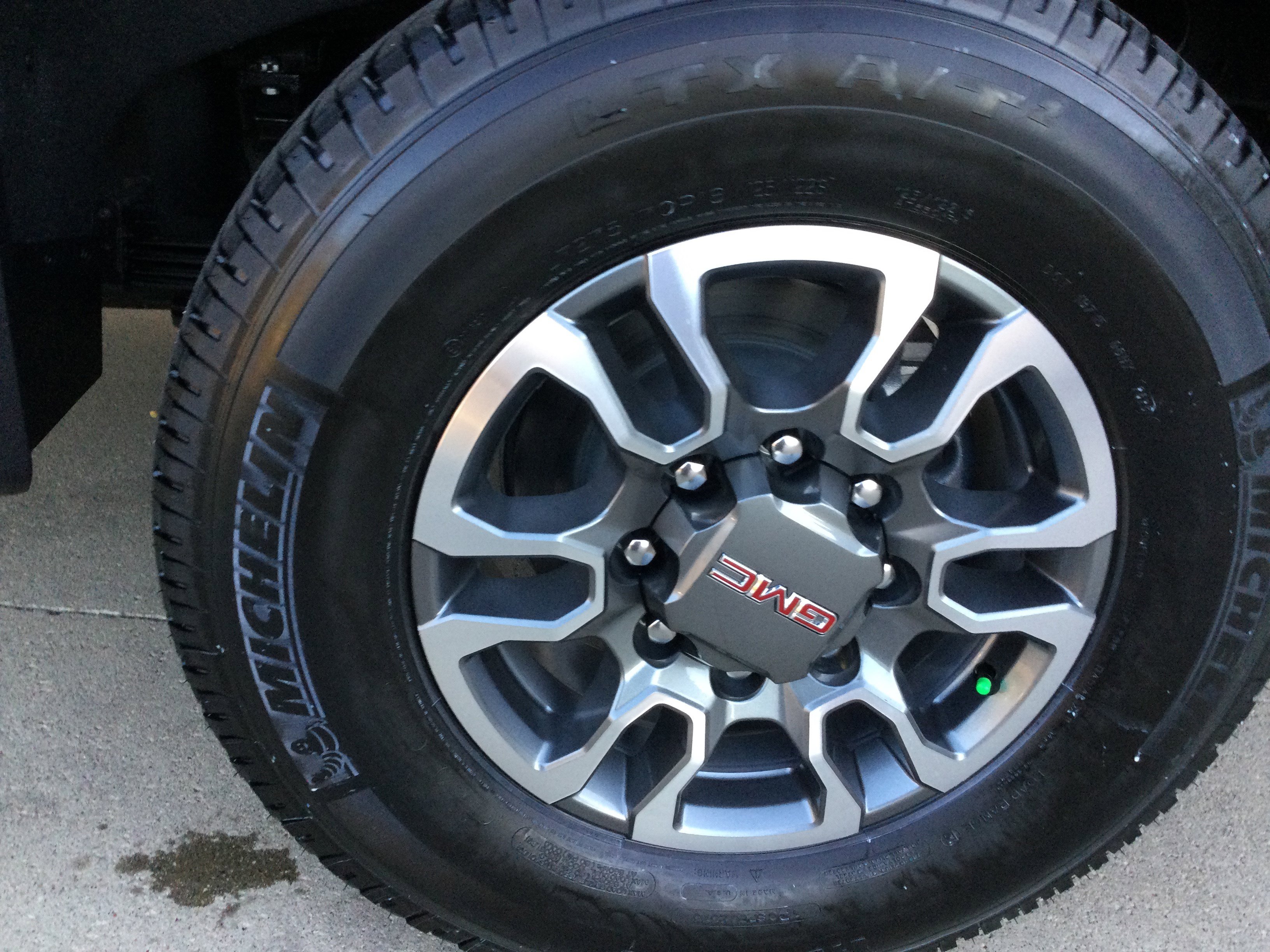 New 2026 GMC Sierra 2500 SLE w/ SLE Value Package; image 7