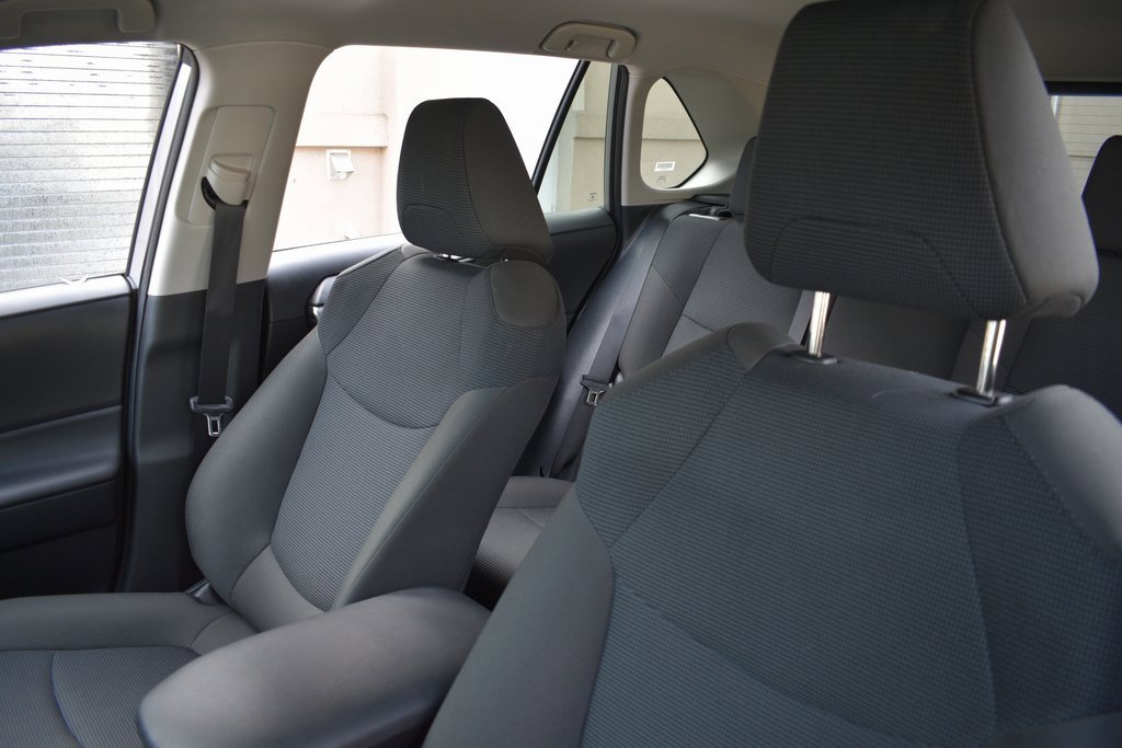 Used 2025 Toyota RAV4 LE image 10