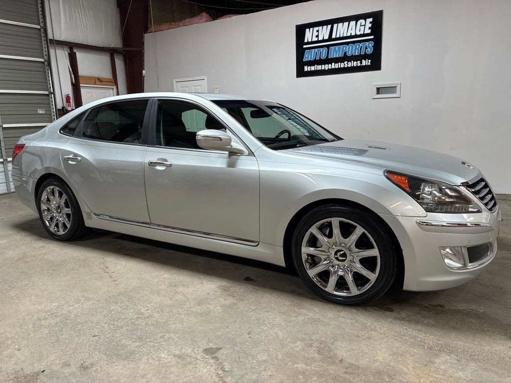 Used 2012 Hyundai Equus Signature image 2
