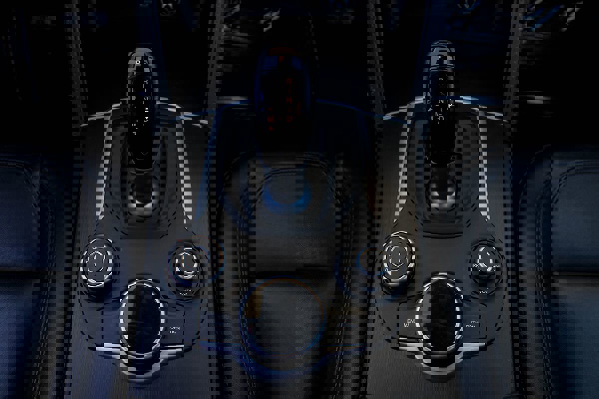 Used 2018 Alfa Romeo Stelvio AWD image 31