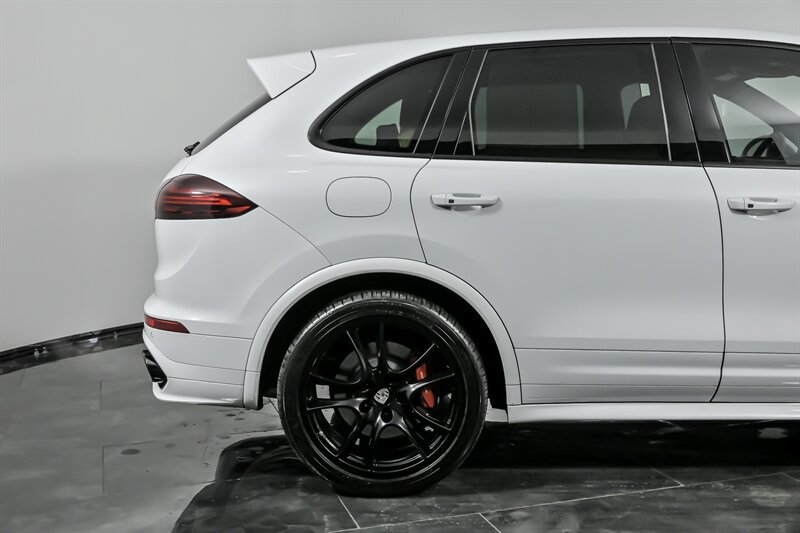 Used 2016 Porsche Cayenne GTS AWD/4WD image 11