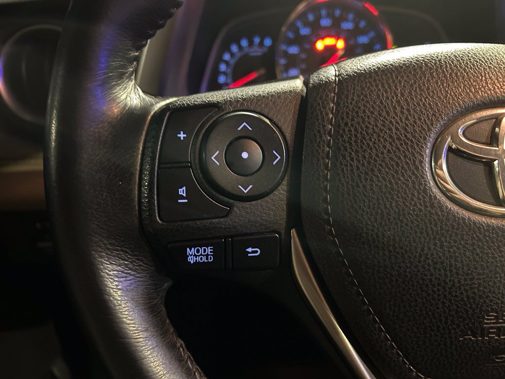 Used 2014 Toyota RAV4 Limited w/ Technology Package AWD/4WD image 18