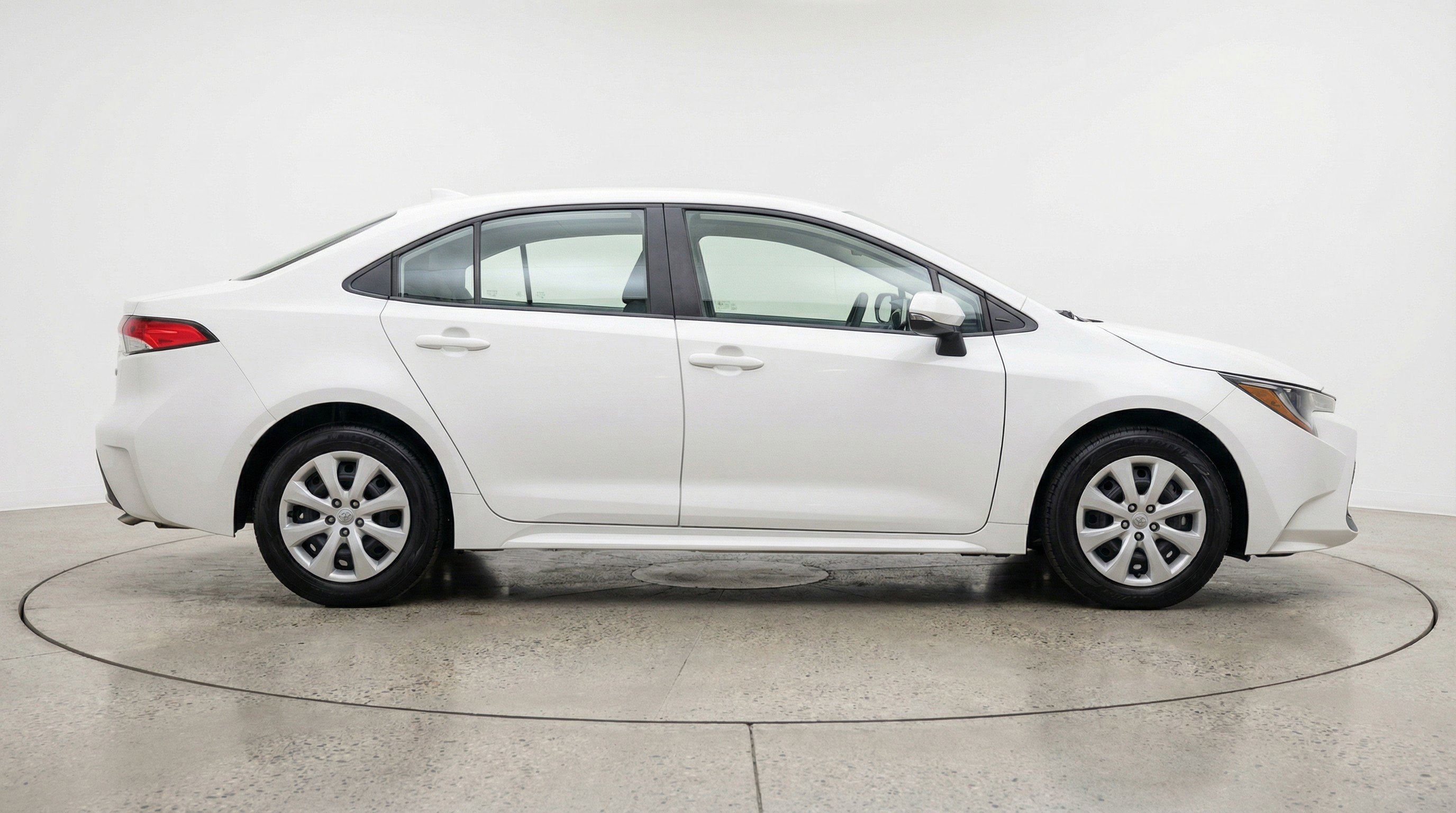 Used 2025 Toyota Corolla LE FWD image 11