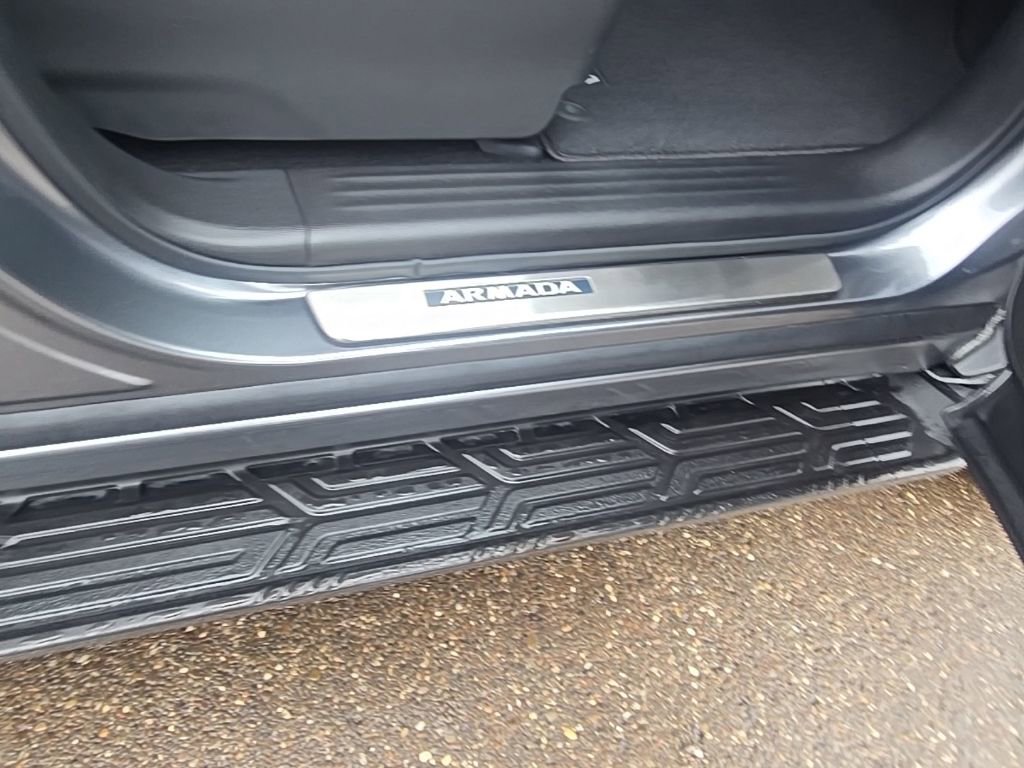 Used 2024 Nissan Armada SL w/ Captain's Chairs Package image 32