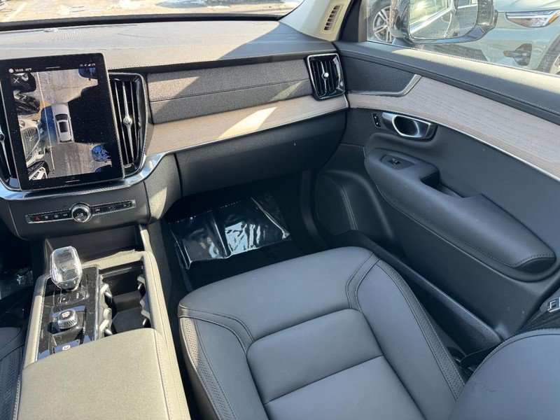 Certified 2025 Volvo XC90 B6 Plus image 16