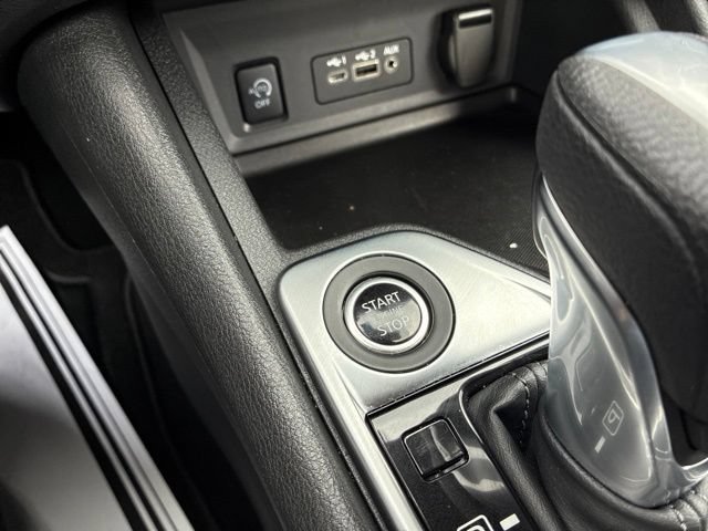 Used 2025 Nissan Sentra SV w/ All-Weather Package FWD image 33