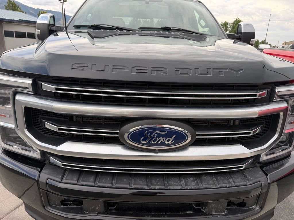 Used 2022 Ford F350 Platinum w/ Tremor Off-Road Package AWD/4WD image 31