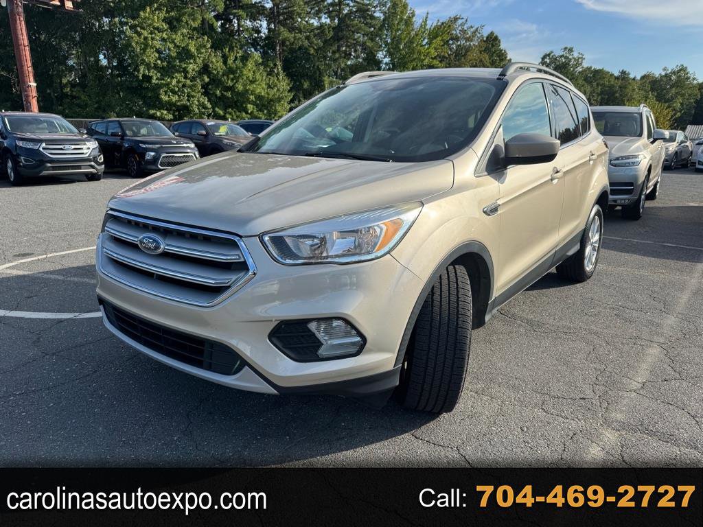 Used 2018 Ford Escape SE image 1