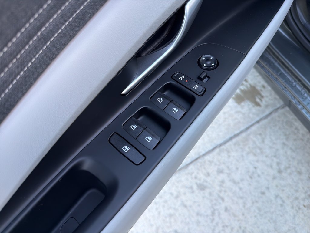 New 2026 Hyundai Elantra SEL Sport FWD image 16