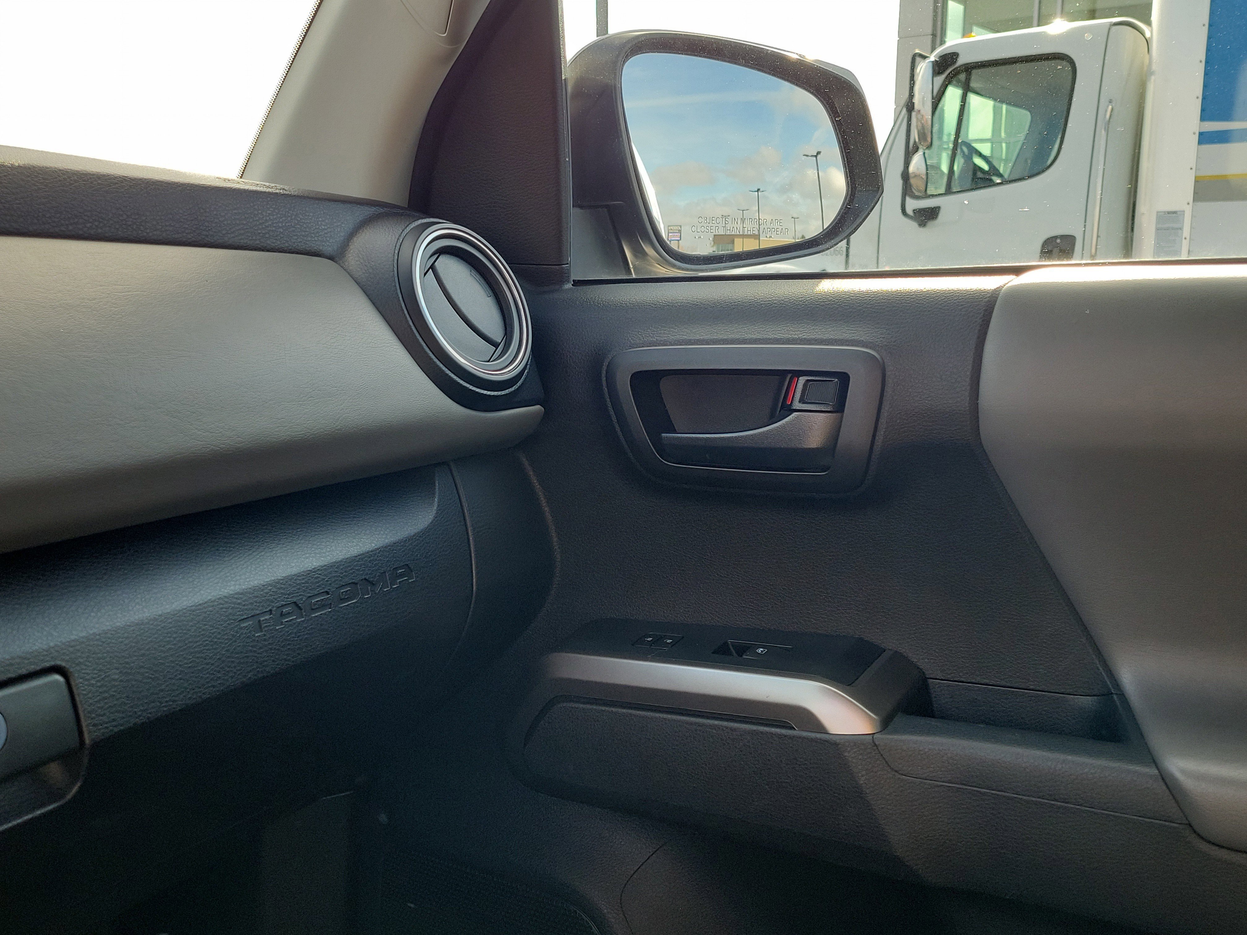 Used 2021 Toyota Tacoma SR5 image 28