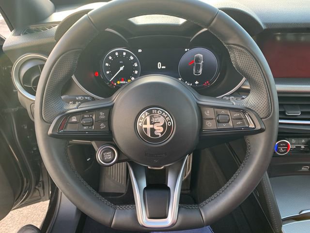 Used 2024 Alfa Romeo Stelvio Ti w/ Performance Driving Package AWD/4WD image 23