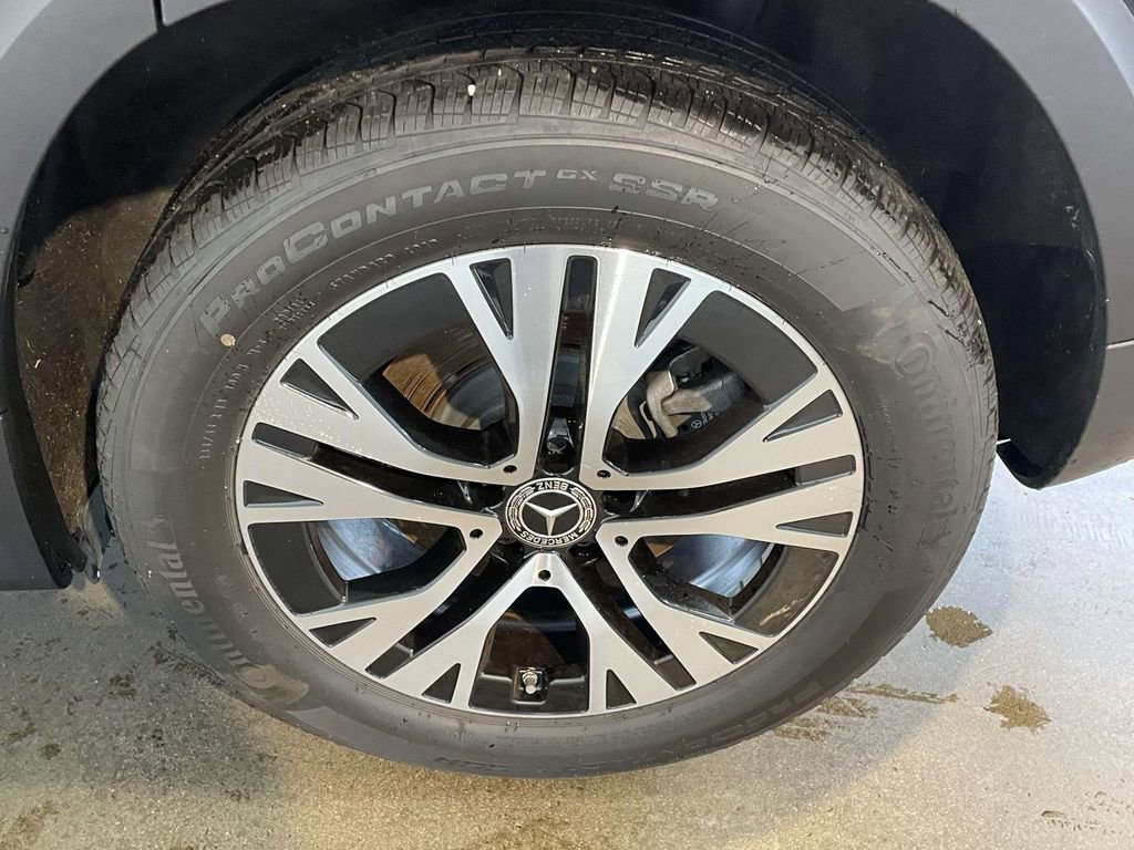 Used 2024 Mercedes-Benz GLB 250 4MATIC image 9