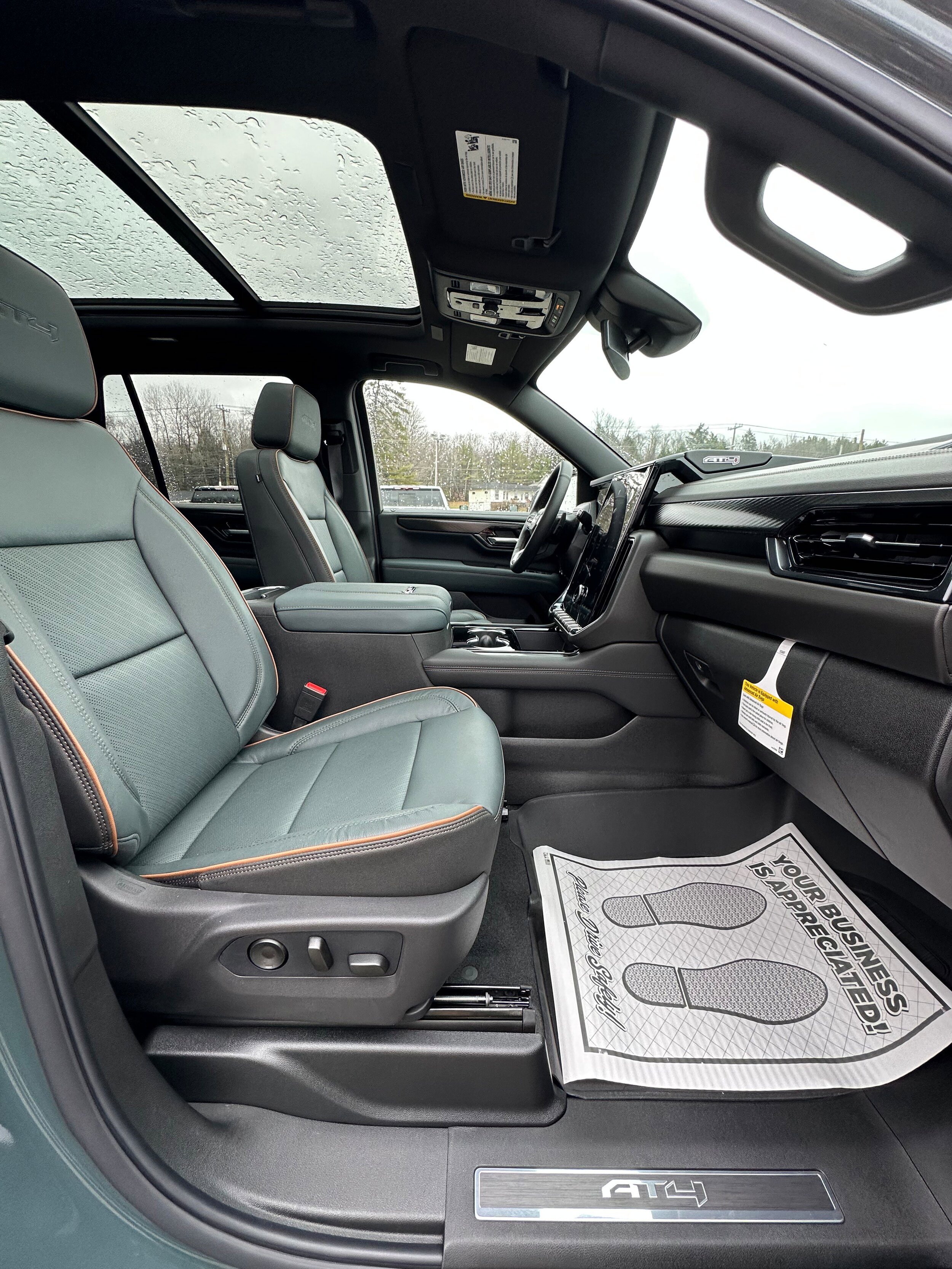 New 2026 GMC Yukon AT4 w/ LPO, Floor Liner Package AWD/4WD image 25