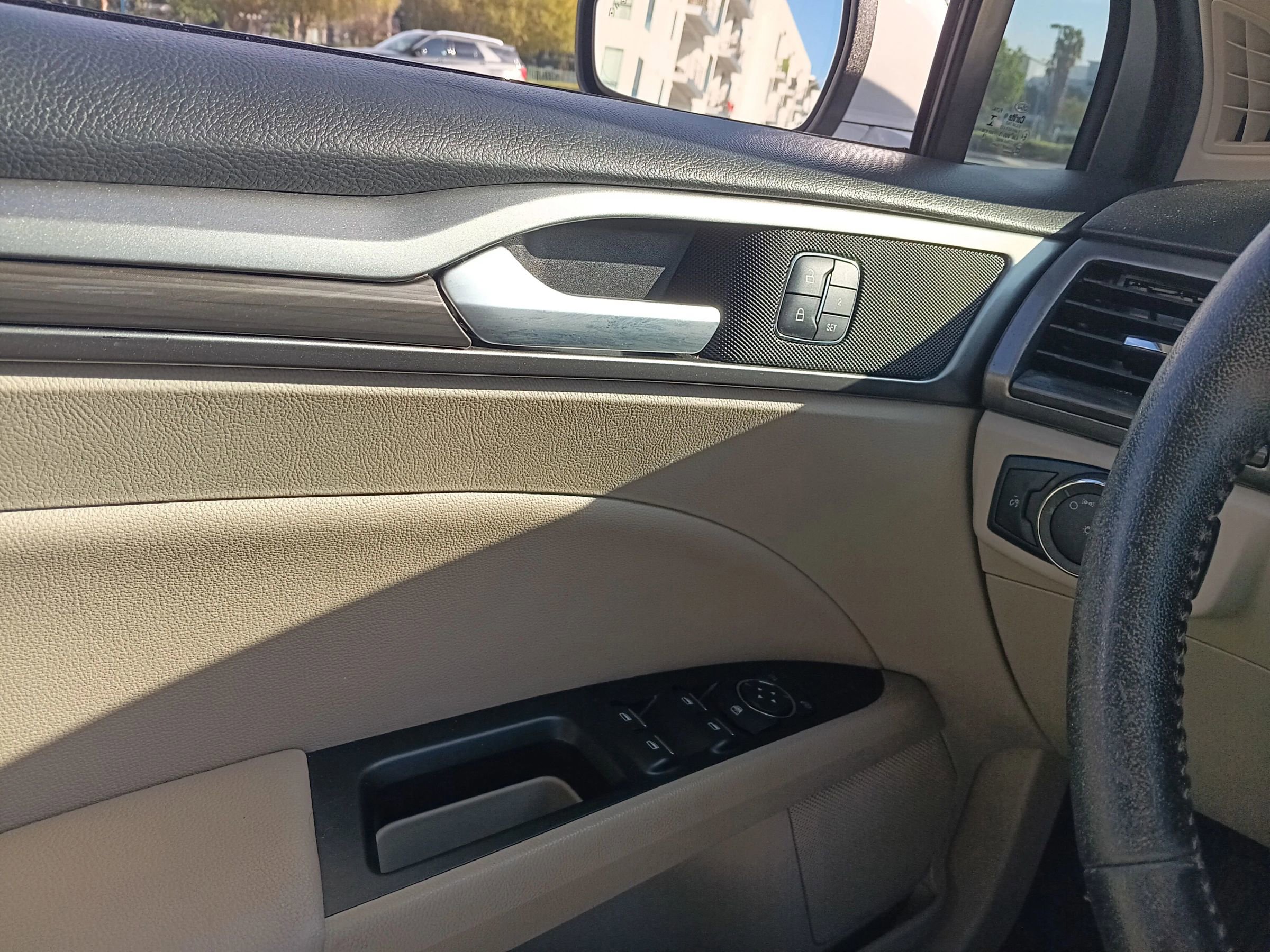 Used 2019 Ford Fusion SEL image 23