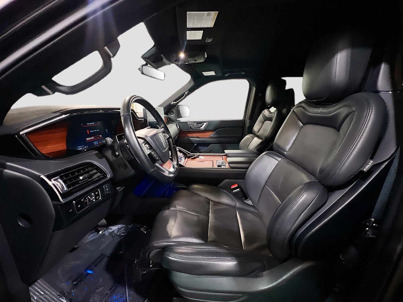 Used 2024 Lincoln Navigator Reserve image 16